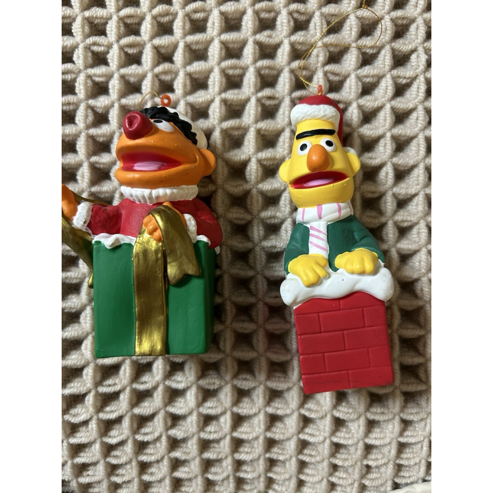 Vintage Sesame Street Bert In Chimney Ernie In Box Christmas Ornament 1993